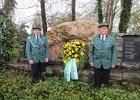 IMG 2635  Kranzniederlegung am Ehrenmal in Norddöllen