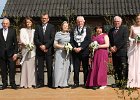 IMG 6685  Schützenthron 2017 v.l. Christa u. Albert Kühling, Marlies u. Hubert Scheele, Elisabeth u. Herbert Schilmöller, Königspaar Irmgard u. Bernard Scheele, Agnes u. Herbert Erdmann, Dominika u. Matthias Grafe, Beate  u. Hans Scheele